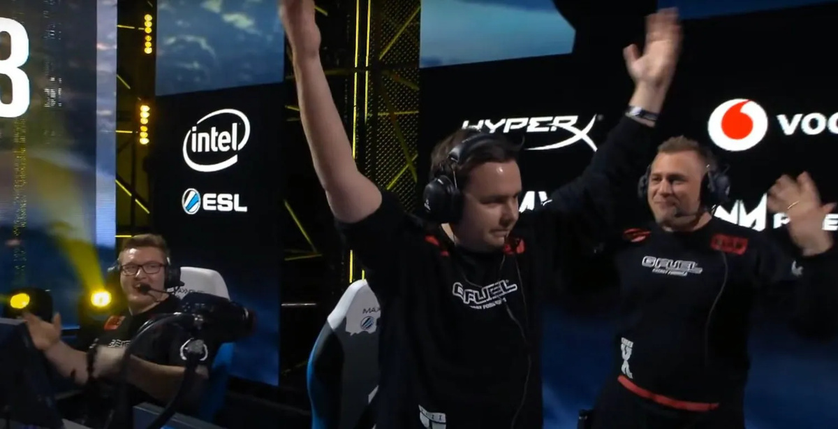 Kansikuva artikkelille: Legendaarinen AWP-pelaaja laittoi tarkkuuskiväärinsä myyntiin