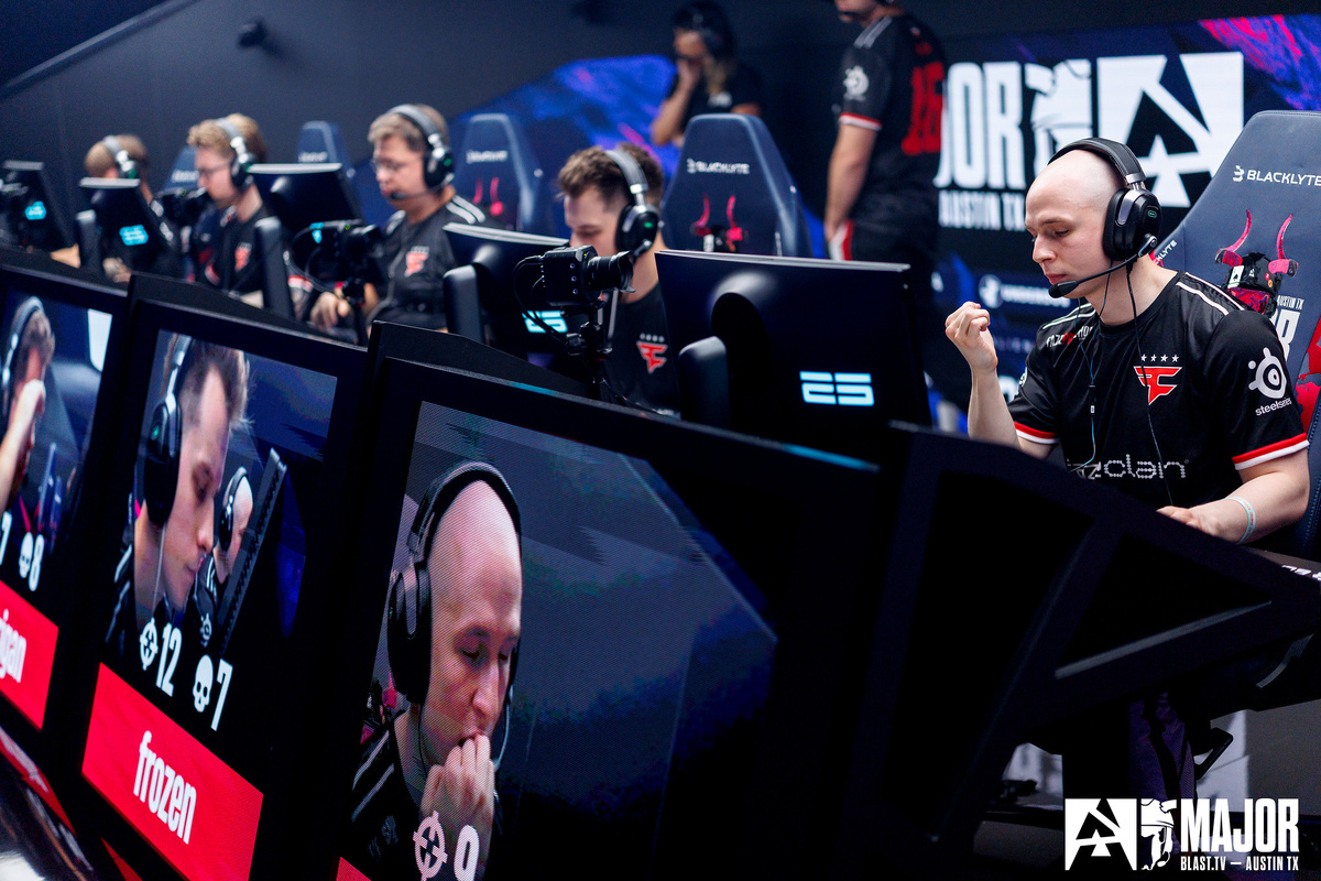 Kansikuva artikkelille: FaZe Clanilla neljä vaihtoehtoa uudeksi AWP-pelaajaksi, S1mple yksi näistä