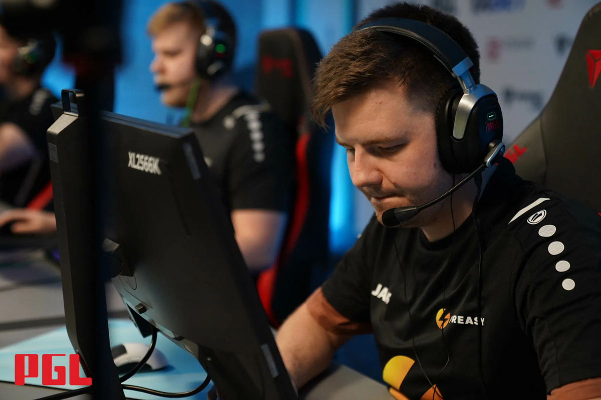 Kansikuva artikkelille: Peter “dupreeh” Rasmussenin siirto Falconsiin varmistui