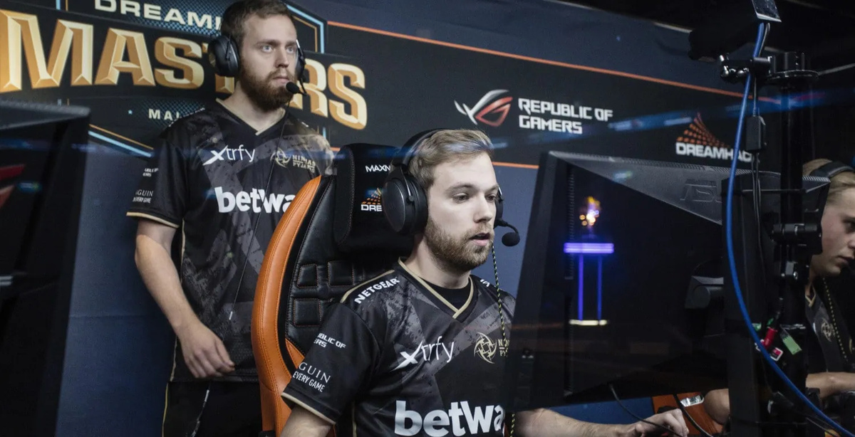 Kansikuva artikkelille: NIP-legenda osallistuu CS-majoreille kohujoukkueen päävalmentajana