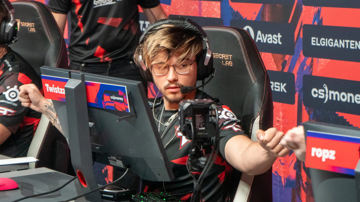 Kansikuva artikkelille: BLAST Premier Fall 2023 -välierät päivän ohjelmassa