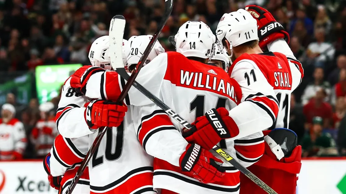 Kansikuva artikkelille: Viime yön NHL-kierros oli yhtä suomalaisjuhlaa!