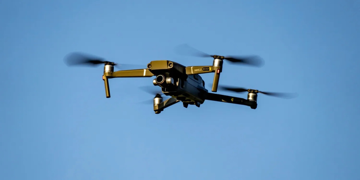 Kansikuva artikkelille: Suomalainen tietokoneiden verkkokauppa myi drooneja, joiden epäillään päätyneen Venäjälle – ENCE ja HAVU irtisanoivat yhteistyösopimukset