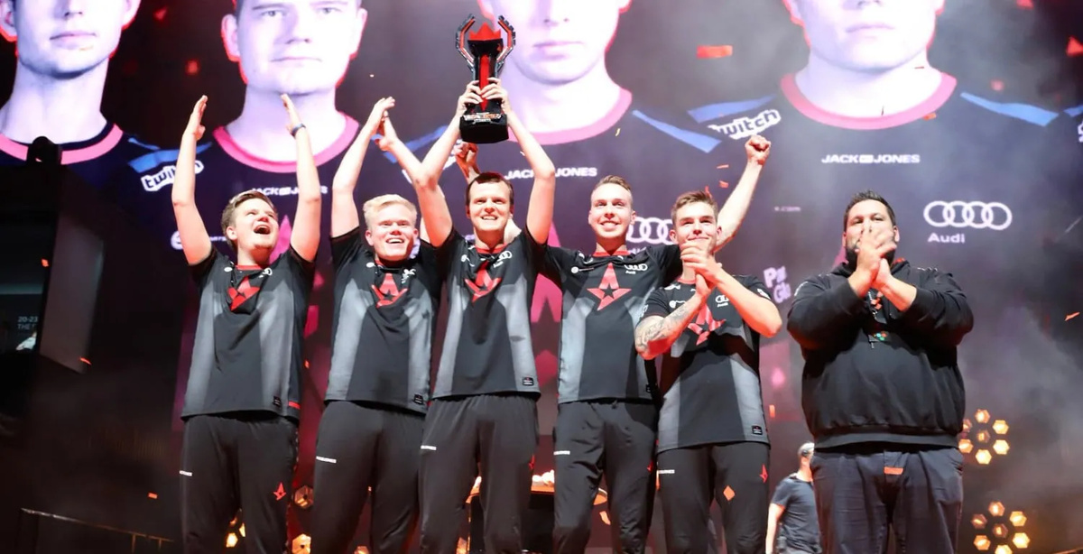 Kansikuva artikkelille: Kommentti: Miksi CS:GO kaipaa ylivoimaista ykkösjoukkuetta?