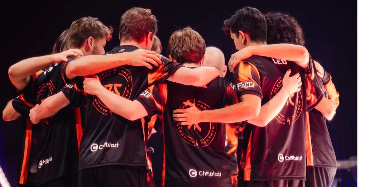 Kansikuva artikkelille: Derke ja Fnatic edelleen mukana miljoonajahdissa – Perjantaina luvassa revanssi LOUD:a vastaan