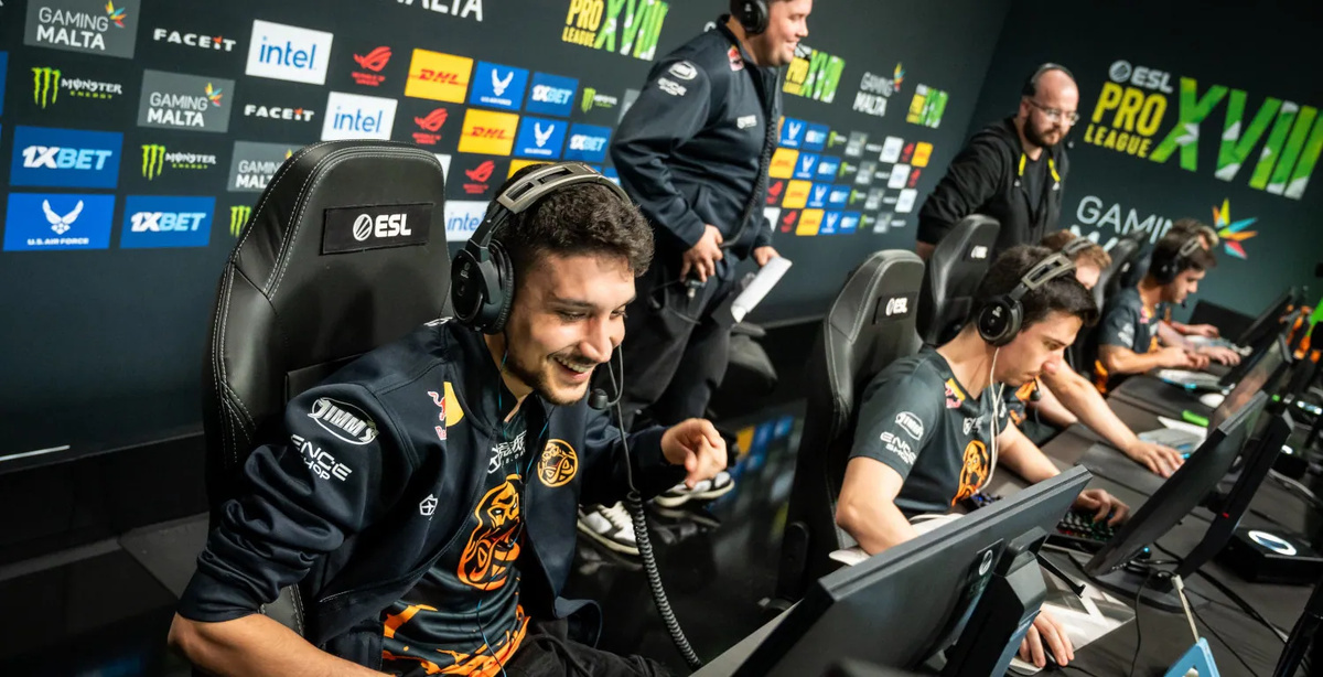Kansikuva artikkelille: ENCE pelaa finaalipaikasta BLAST-perjantain ottelussa