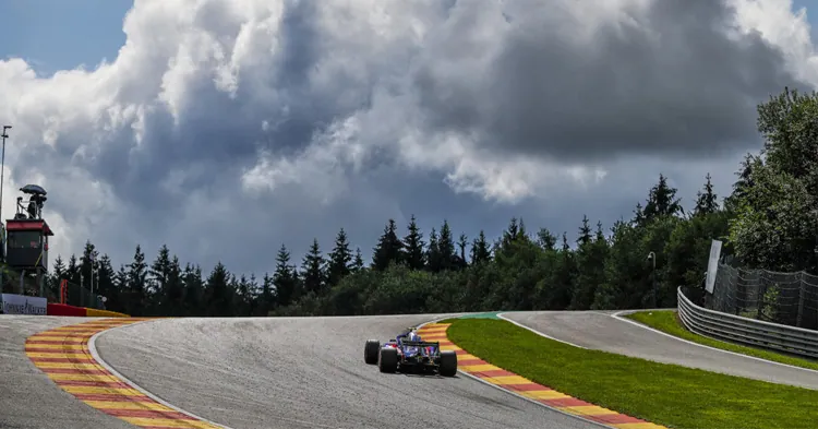 Kansikuva artikkelille: Belgian GP:n ennakko: Bottas avasi tuolileikin – Räikkösen ajokunto arvoitus