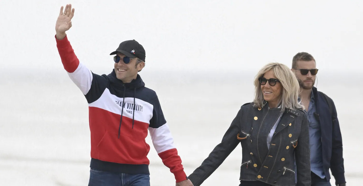 Kansikuva artikkelille: Ranskan presidentti Emmanuel Macron järjestää esports-kutsut