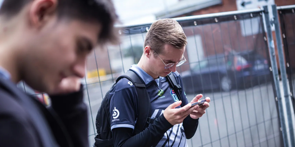 Kansikuva artikkelille: Surkeasti pelanneelta OG:lta muutoksia CS-joukkueensa kokoonpanoon