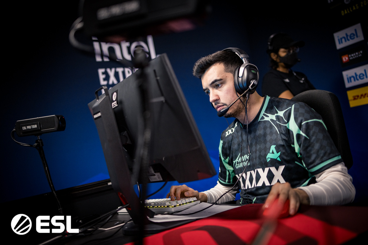 Kansikuva artikkelille: Ennakko: IEM Dallasin pudotuspelit käyntiin kahden jännärin voimin