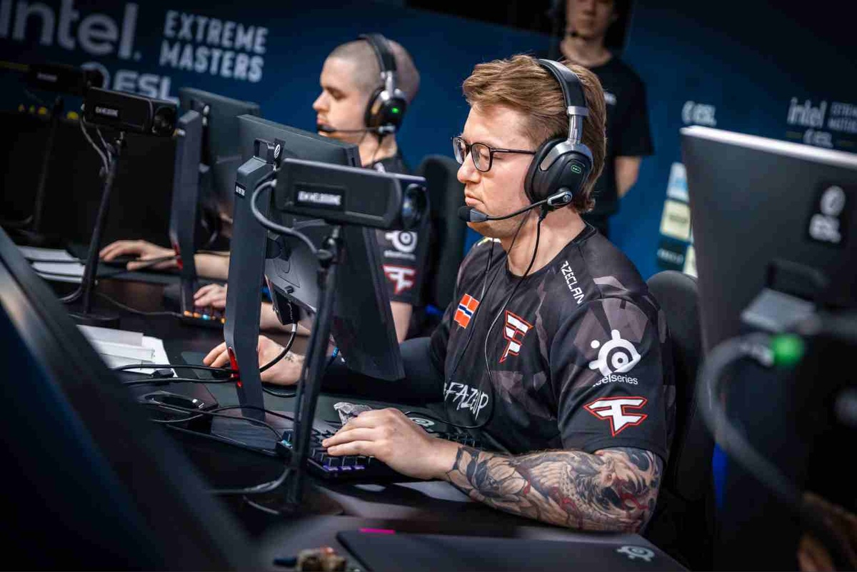 Kansikuva artikkelille: FaZe joutui luovuttamaan huipputurnauksen avausottelun - Rain tekee paluun kokoonpanoon