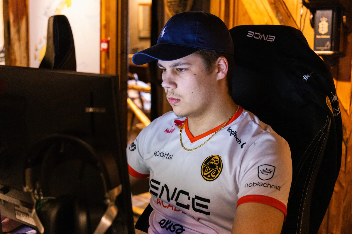 Kansikuva artikkelille: Paavo “Podi” Heiskanen on yksi Suomen suurimmista AWP-lupauksista – Joulukalenteri Luukku #22