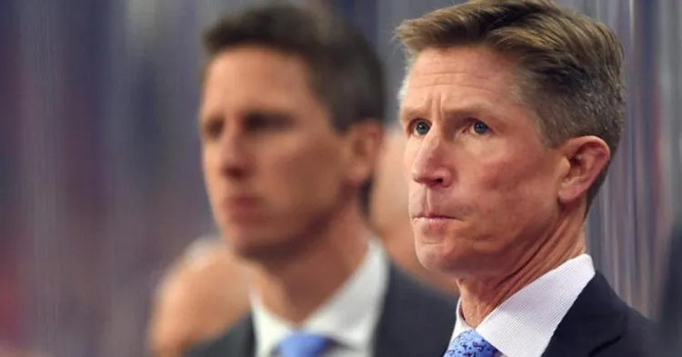 Kansikuva artikkelille: Philadelphia Flyers vapautti Hakstolin tehtävistään
