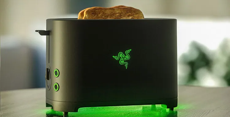 Kansikuva artikkelille: Razerin aprillipilasta todellisuutta – leivänpaahdin markkinoille!