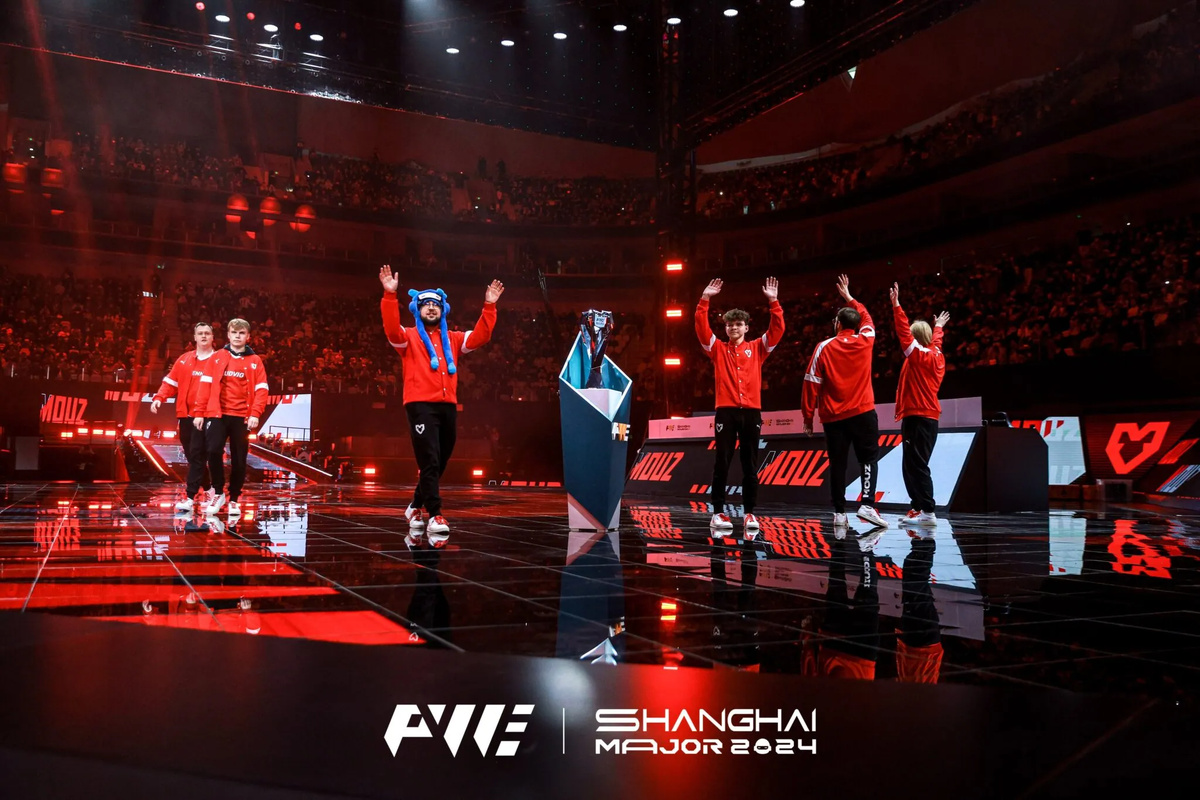 Kansikuva artikkelille: Jimpphat fantastisessa iskussa major-turnauksen pudotuspeleissä – MOUZ välieriin