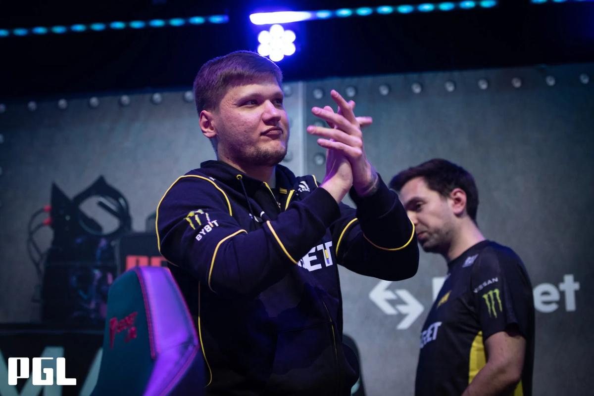 Kansikuva artikkelille: s1mple: “Sota tuhosi NAVI:n”