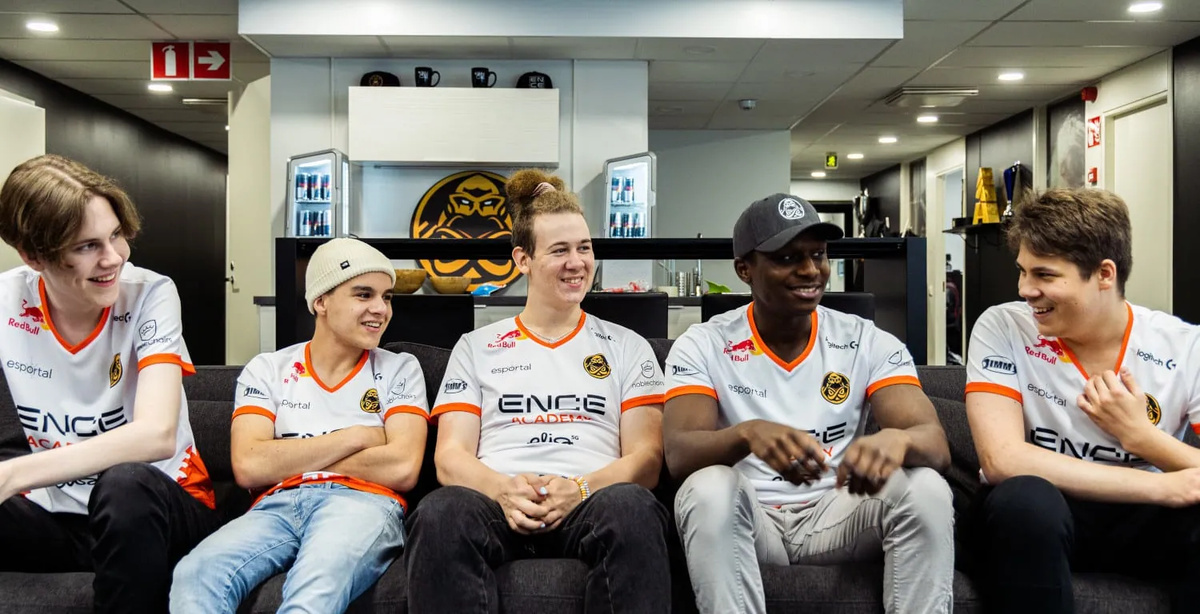 Kansikuva artikkelille: ENCEn pojat turnausvoittoon CS:GO:ssa