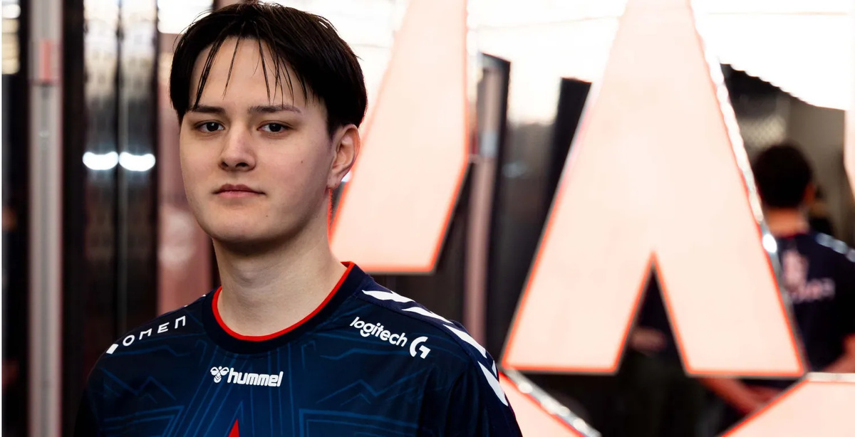 Kansikuva artikkelille: Kommentaattori ennusti CS:GO-tähtivaihdoksen – zehNin ex-joukkuetoveri Astralikseen