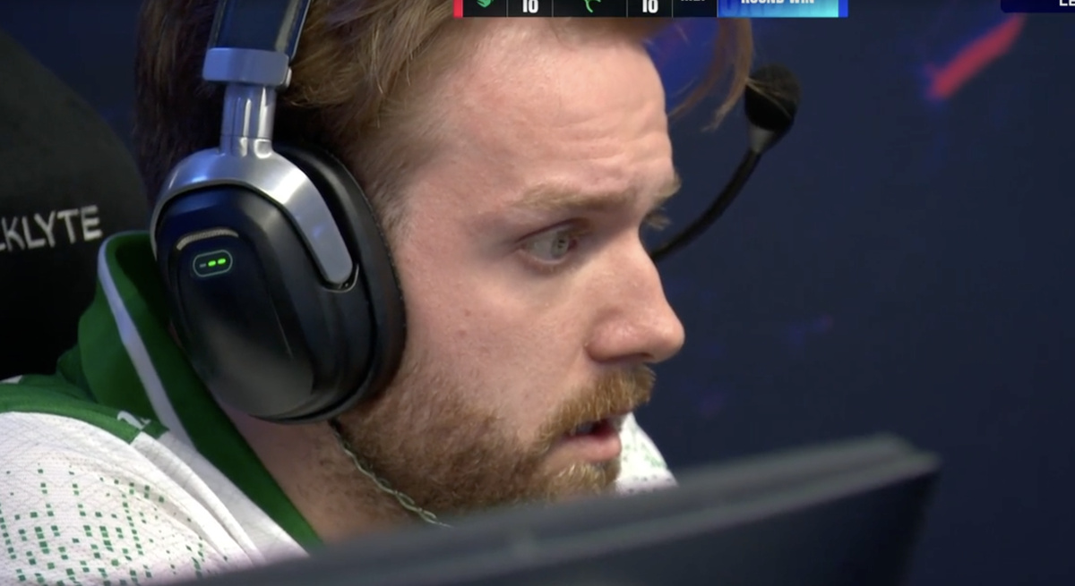 Kansikuva artikkelille: Mitä ihmettä? - Falcons bootcampilla ilman tietokoneita