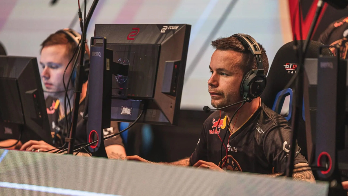Kansikuva artikkelille: Hermeettistä! – ENCEn ja Aleksib:n OG:n tuleva CS:GO-turnaus suomeksi Pelaajatcomin Twitchissä