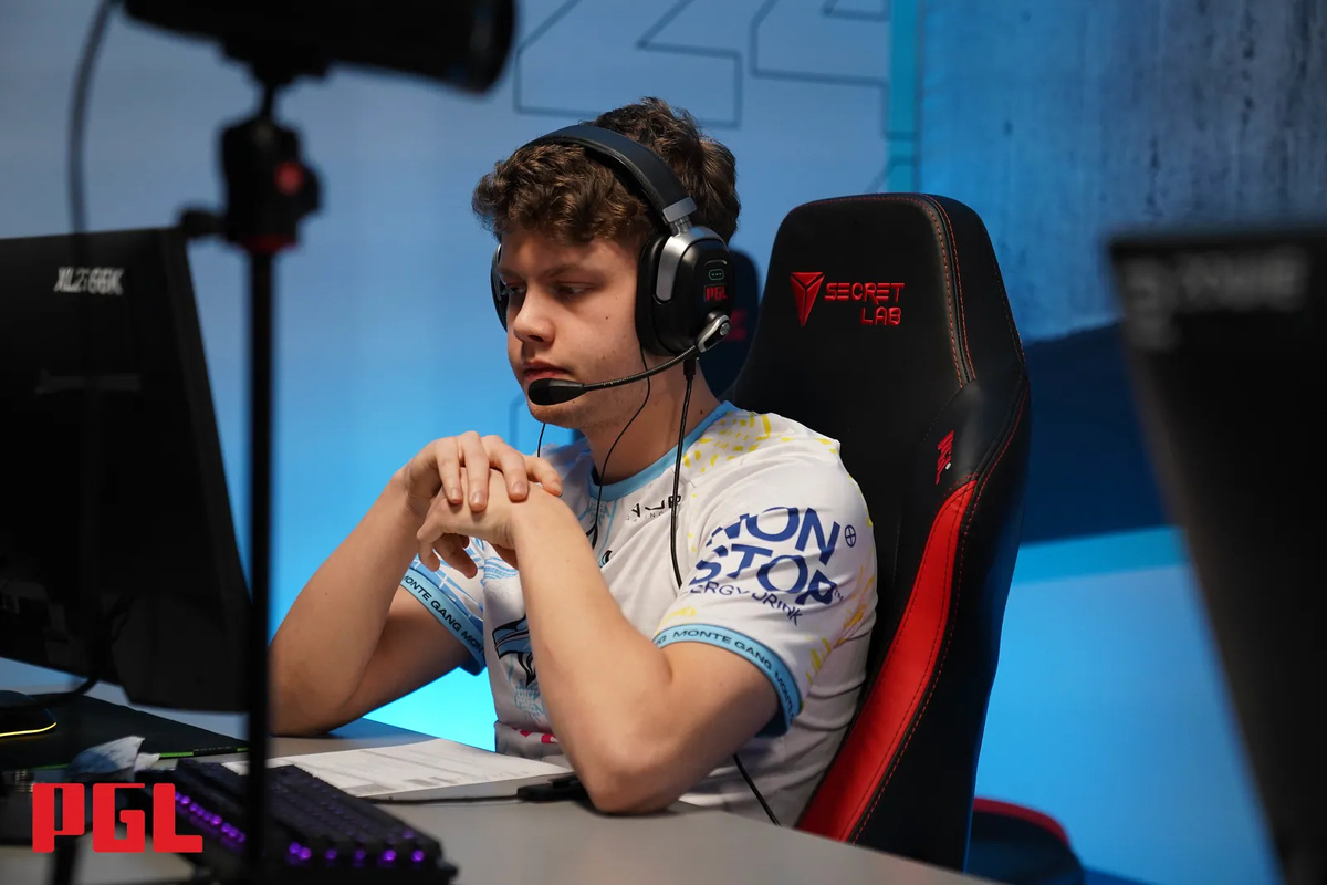 Kansikuva artikkelille: Astraliksen uusi CS-pelaaja julki – Device muuttaa urasuunnitelmiaan