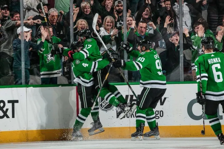 Kansikuva artikkelille: Miro Heiskanen iski NHL-uransa avausosuman – muitakin suomalaisosumia nähtiin!
