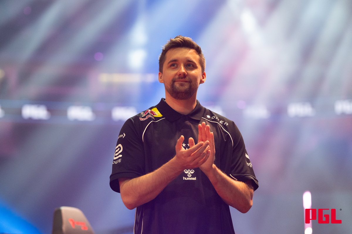 Kansikuva artikkelille: HooXi teki viimein uuden CS-sopimuksen