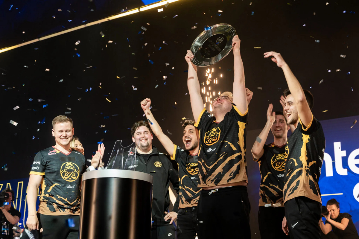 Kansikuva artikkelille: Eetu “sAw” Saha voitti viikon aikana kultaa ja hopeaa, lisäksi passi ja lompakko varastettiin Yhdysvalloissa