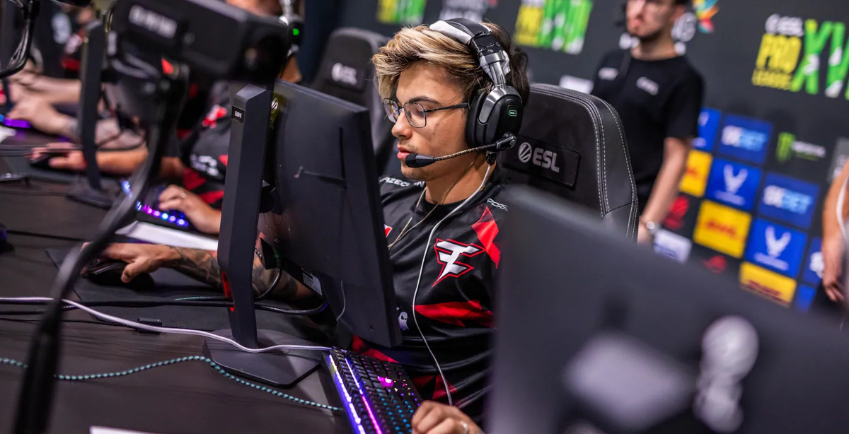 Kansikuva artikkelille: Russel “Twistzz” Van Dulken lähtee FaZesta – MOUZ-tähti menossa korvaamaan