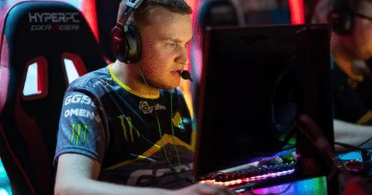 Kansikuva artikkelille: NATUS VINCERE TAKAISIN VIIDEN MIEHEN KOKOONPANOON