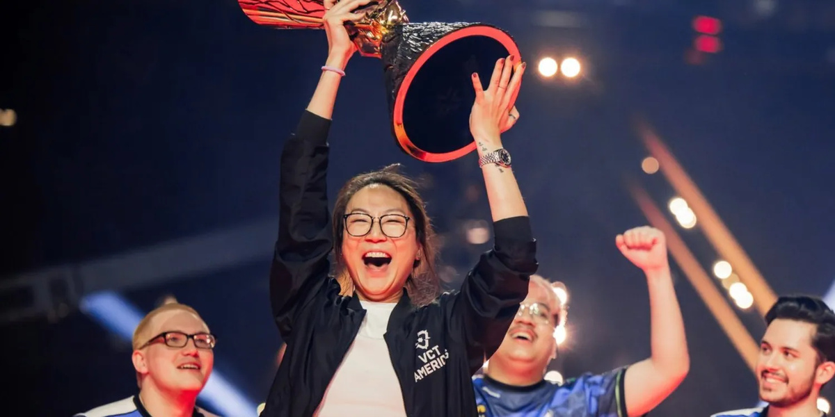 Kansikuva artikkelille: Christine “Potter” Chi kirjoitti historiaa – Tälläinen on nainen Evil Geniuses -joukkueen mestaruuden takana