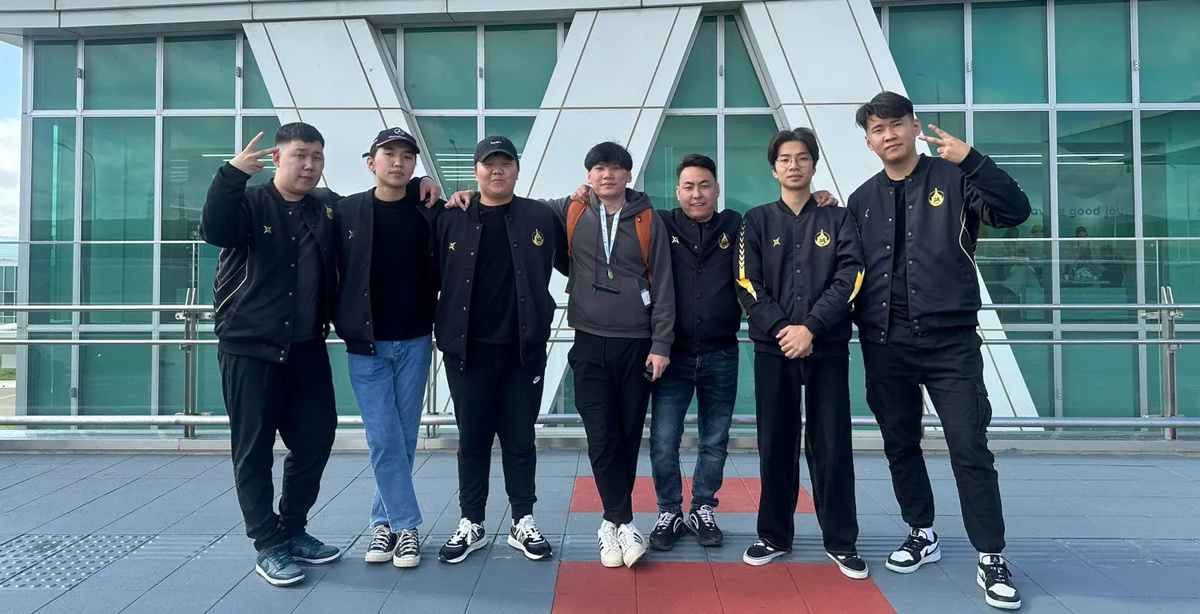 Kansikuva artikkelille: Aasian paras joukkue teki odotetun kokoonpanomuutoksen