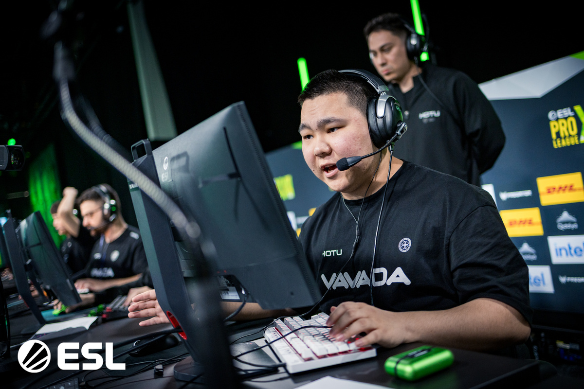 Kansikuva artikkelille: Superyllättäjä ensimmäisenä jatkoon huipputurnauksessa - ENCE:lle avaustappio