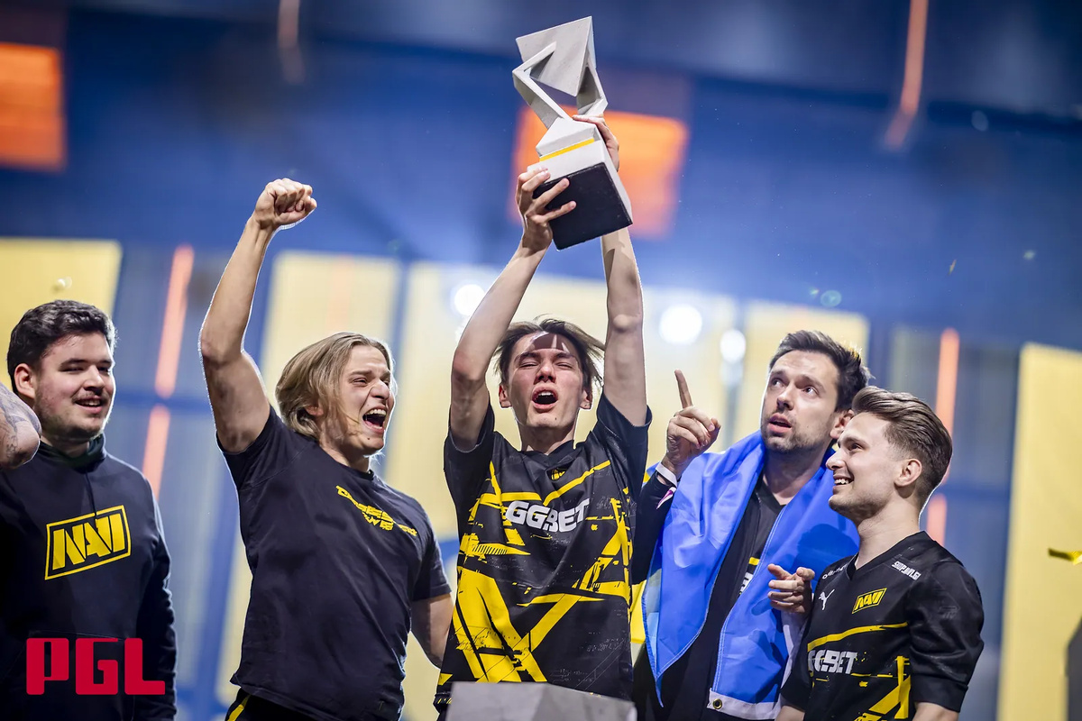 Kansikuva artikkelille: Major-mestaruuden voittanut Aleksib ja Natus Vincere nousivat ranking-listalla – Suomalaisjoukkue HAVU putosi roimasti