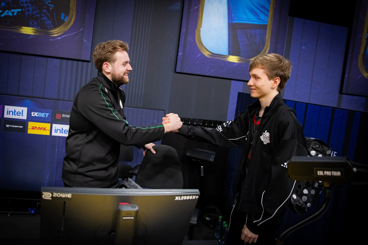 Kansikuva artikkelille: Ilja "m0NESY" Osipov siirtymässä Falconsiin