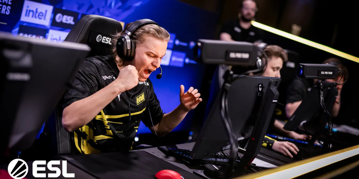 Kansikuva artikkelille: IEM Katowice: ENCEn vauhti kiihtyy – NaVi ja Aleksib jatkavat omaa tanssiaan veitsen terällä