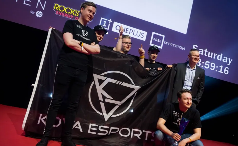Kansikuva artikkelille: “Me oltiin ne, jotka niitä pelejä teki” – Assembly-mestari KOVA Esports kaipaa haasteita ulkomailta