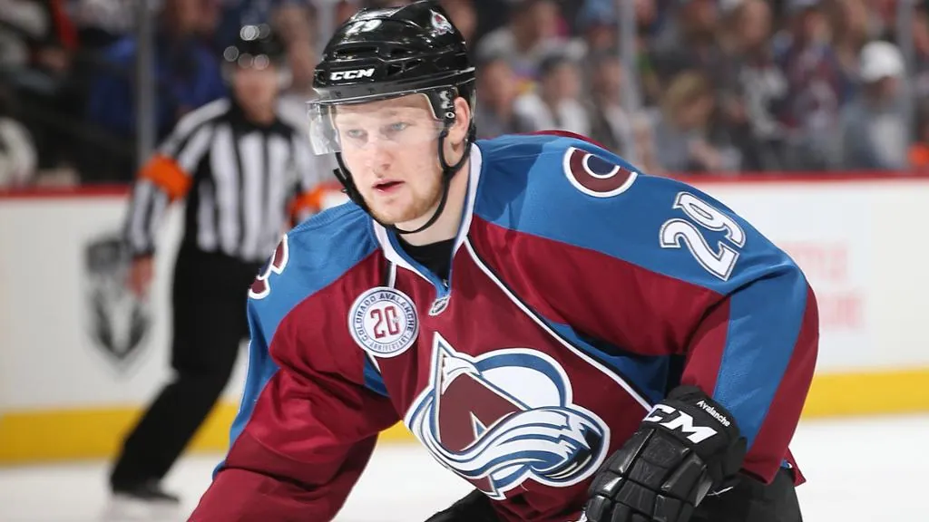 Kansikuva artikkelille: Nathan MacKinnon nakutti seuraennätyksen!