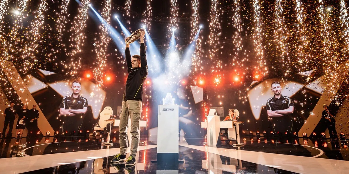 Kansikuva artikkelille: Serral teki sen taas! Suomalainen StarCraft II -legenda ansaitsi kolmannen maailmanmestaruutensa